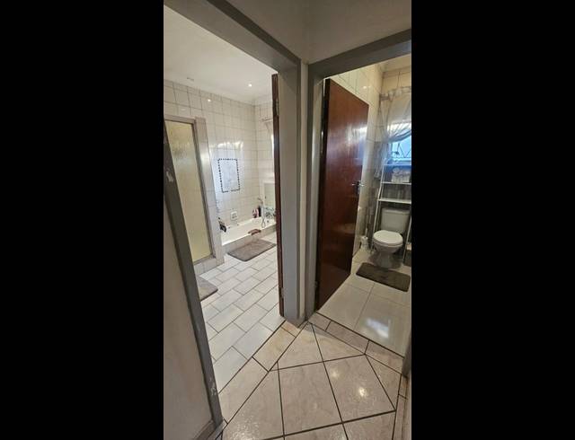 5 BEDROOM HOUSE FOR SALE IN MOUNTAIN VIEW